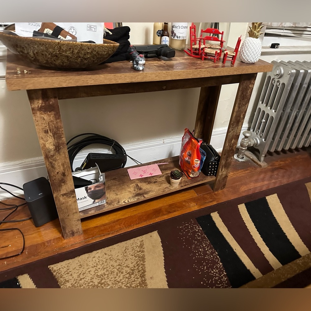 It’s a nice little table for your walkway or entrance.